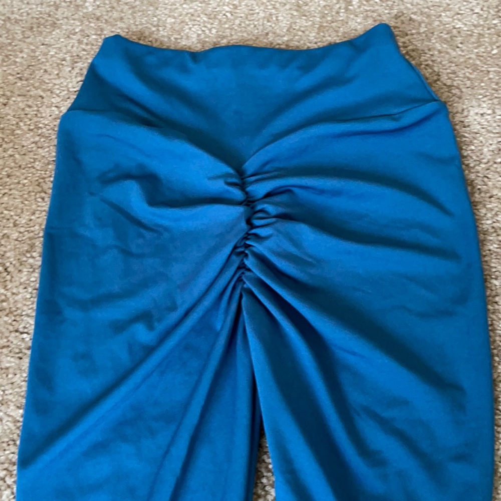 Butt scrunch leggings